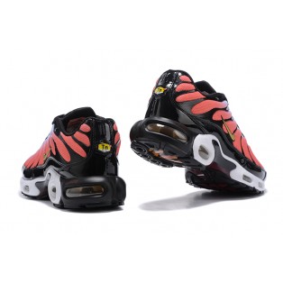 Nike Air Max Plus Tn Requin/Tuned “Sisterhood” DO6115-500 PurplePulse/Cramoisi brillant/Noir/Or métallique Pour Homme