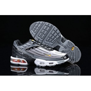 Baskets des Nike Air Max Plus Tuned/TN3 2019 Gris/Noir Pour Homme Livraison Gratuit