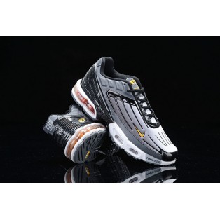 Baskets des Nike Air Max Plus Tuned/TN3 2019 Gris/Noir Pour Homme Livraison Gratuit