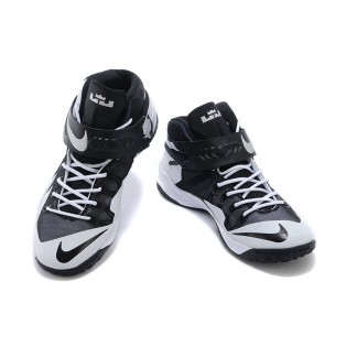 Nike Zoom LeBron Soldier 8/VIII 2015 Chaussure de Basket-ball Nouvelle pour Homme Noir Blanc 653642-002