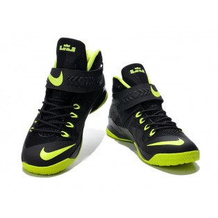 Nike Zoom LeBron Soldier 8/VIII 2015 Chaussure de Basket-ball Nouvelle pour Homme Noir Vert 653642-070